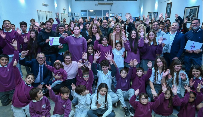 Fassi anunció la continuidad de un Centro Educativo que atravesaba una situación crítica