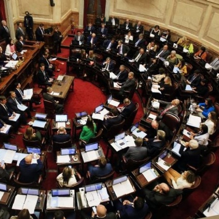 Ley Bases: el Senado retoma el debate en comisión mientras el Gobierno busca los votos