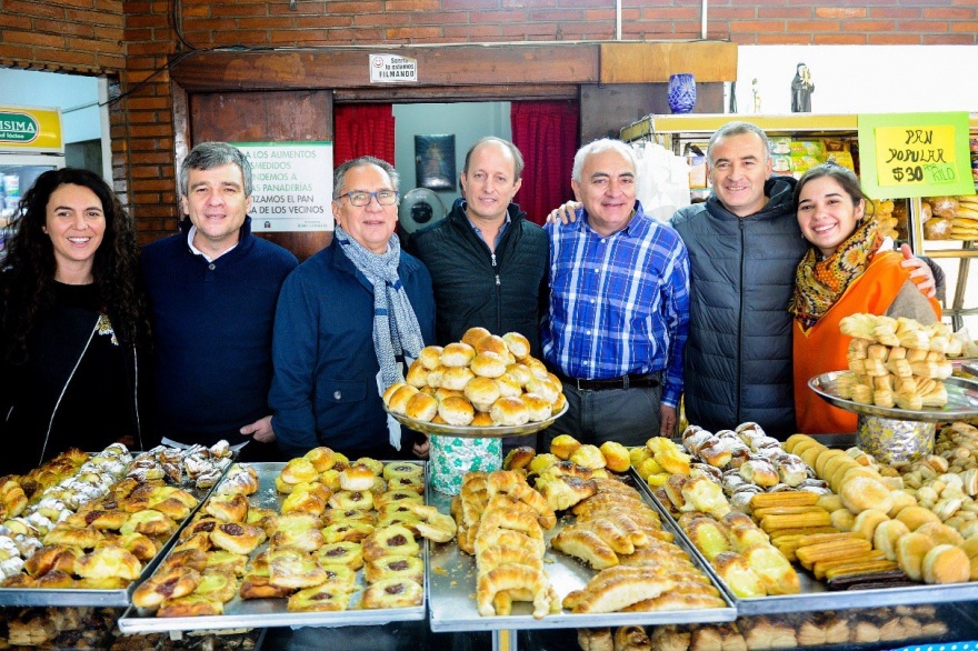 Merquel recorrió Hurlingham junto a intendentes peronistas