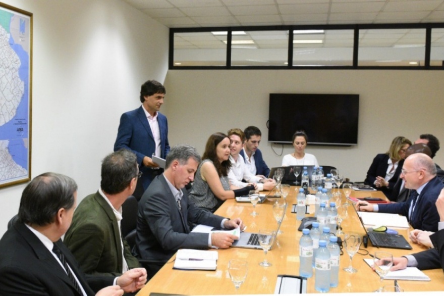 Lacunza mantuvo encuentro con técnicos del FMI