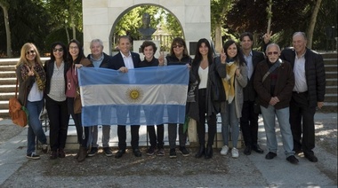 Fernando Gray inauguró una placa conmemorativa en el Parque Eva Duarte de Perón
