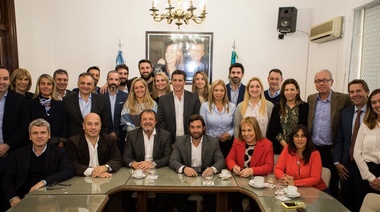 Salvai se reunió con el bloque de Senadores Cambiemos