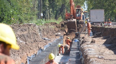 El municipio de Brown avanza con obras de asfalto en Glew