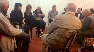 Vidal conversó con vecinos y ratificó que irá por la reelección en la provincia