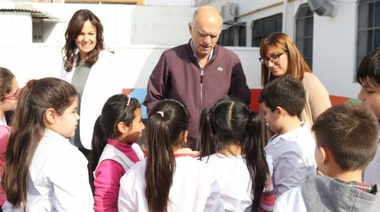 Grindetti y Stanley entregaron la primer juegoteca a jardines de infantes de Lanús