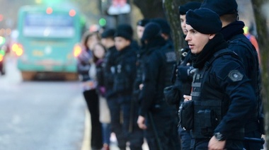 La Plata: Sigue la tensión entre manteros y policías