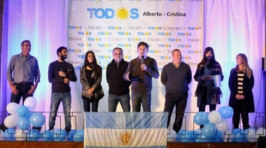 Kicillof recorrió San Antonio de Areco con Durañona y Pinedo