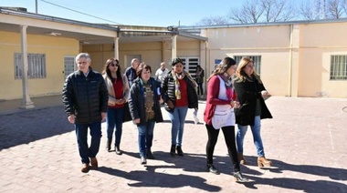 Britos recorrió las obras de la escuela primaria N°65