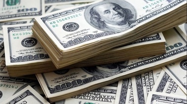 El dólar se cotiza a $57 en el mercado