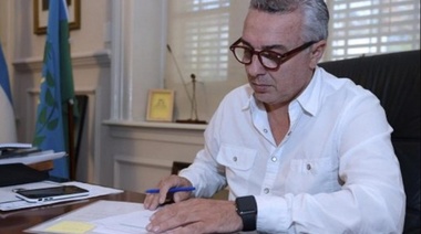 Zamora otorgará un aumento del 15% y un bono de $10 mil a los empleados municipales