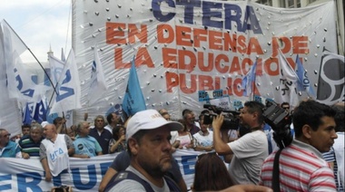 Comenzó el paro docente convocado por distintos gremios tras los incidentes en Chubut
