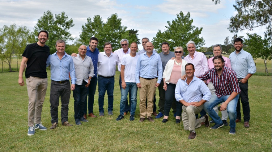 Esteban Reino encabezó un encuentro de intendentes de Juntos por el Cambio en Balcarce