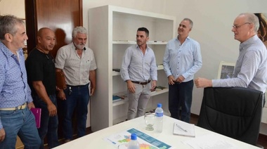 Daniel Gollán recibió a autoridades de Castelli