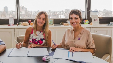 Malena Galmarini y Mayra Mendoza firmaron un convenio para reactivar obras paralizadas