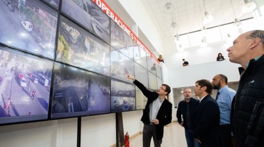 Axel Kicillof visitó los municipios de Ituzaingó y Morón