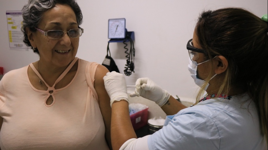 En Lanús comenzó la campaña de vacunación antigripal