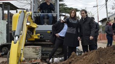 Vidal recorrió obras de cloacas en San Miguel