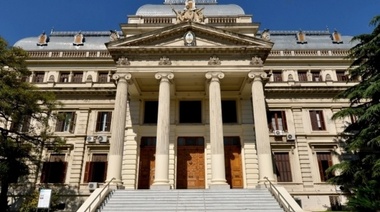 Cruces entre el oficialismo y la oposición por el pedido de endeudamiento del gobernador