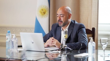 Para Santarelli, la oposición está “politizando” la vuelta a clases
