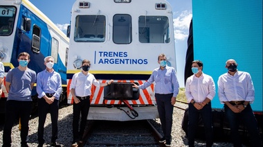 Santoro firmó el convenio con Marinucci y el tren ya está rumbo a Madariaga y Pinamar