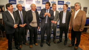 Bahía Blanca: Massa y Lavagna lanzaron la Escuela de Gobierno