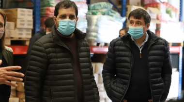 El intendente Moreira y el ministro Arroyo visitaron el centro mayorista de Alimentos Cooperativos en San Martín