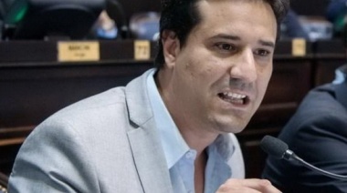 El legislador Abad afirmó que el Gobierno nacional cuenta con un “sistema de migraciones vip”