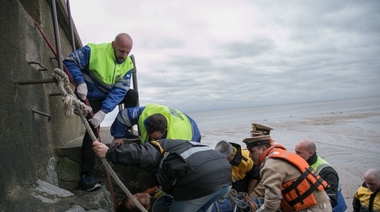 Rescate de docentes en la costa de Vicente López