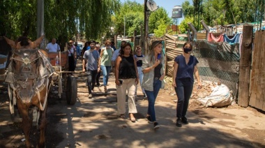Tigre: Malena Galmarini recorrió junto a Fernanda Miño obras de agua y electricidad en el barrio San Lorenzo