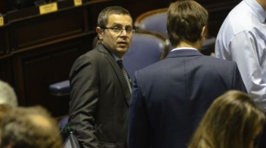 Mauricio Vivani: “El Gobierno no tiene rumbo, toma medidas en base a lo que le explota cada día”