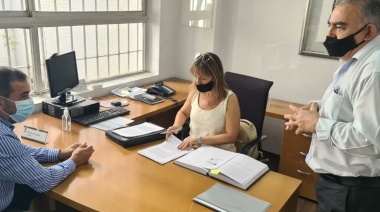 Puan: Castelli firmó una adenda para la ejecución de obras de infraestructura y espacio público