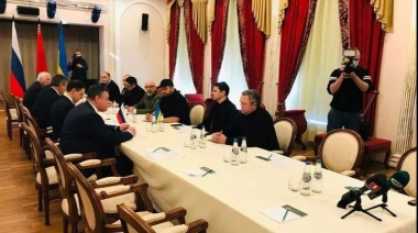 Ucrania y Rusia se sientan a negociar en Bielorrusia