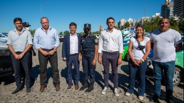 Axel Kicillof, junto a Passaglia, encabezó la puesta en funcionamiento de 14 patrulleros