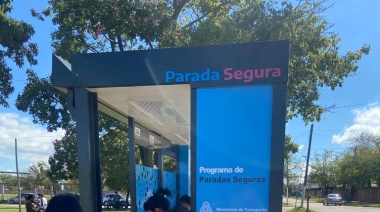 Presidente Perón: El municipio instaló las primeras "paradas seguras" de colectivos