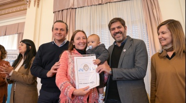 Bianco entregó escrituras y afirmó que están llegando a las 100.000