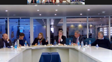 Kicillof, junto a otros 15 gobernadores, pidieron “fortalecer la democracia”