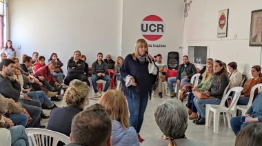 Para Revilla, “la sociedad tiene que trabajar a favor de la división de poderes”