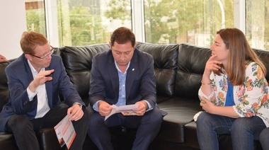 La diputada Zuccari acompañó la visita de Juan Curutchet a Lincoln