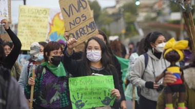 Ecuador: cientos de mujeres salieron a protestar contra la violencia de género
