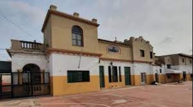 Por el supuesto cierre de un colegio en Lanús, desde el municipio acompañaron el reclamo de los padres