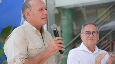 Descalzo y Berni presentaron una nueva flota de móviles para la policia de Ituzaingó