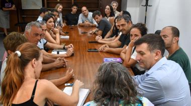 Legisladores provinciales y municipales del FdT se reunieron con el presidente de la Autoridad del Agua