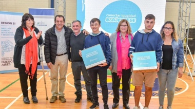A través del Conectar Igualdad Bonaerense, estudiantes de Benito Juárez recibieron sus computadoras