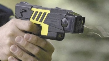 Otro municipio pide por el uso de las Taser: “Su incorporación debe ser inmediata”