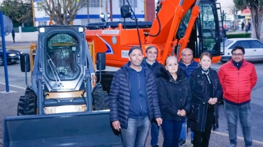 En Presidente Perón presentaron nuevas máquinas viales