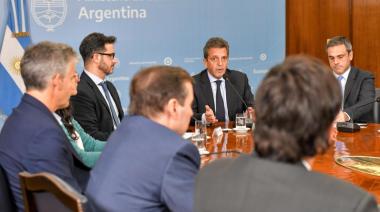 Massa anunció un acuerdo con laboratorios para congelar los precios de medicamentos hasta octubre