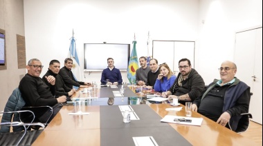 Pilar: Achával anunció que pagará un bono de 60 mil pesos a municipales