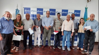 Olivera entregó las viviendas del nuevo Complejo Habitacional Social de Tordillo