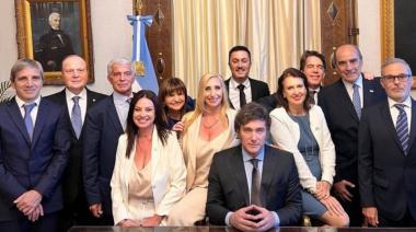 Inédito: A puertas cerradas, Milei tomó juramento a sus ministros