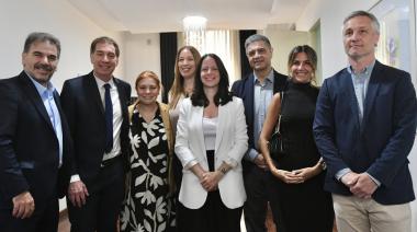 Martínez asumió la intendencia de Vicente López acompañada por dirigentes del PRO